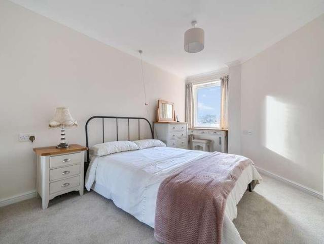 Flat for sale in Wotton, Gloucester