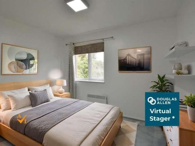 Flat for sale in Vange, Essex