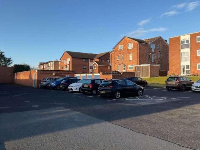 Flat for sale in Meols Cop, Southport