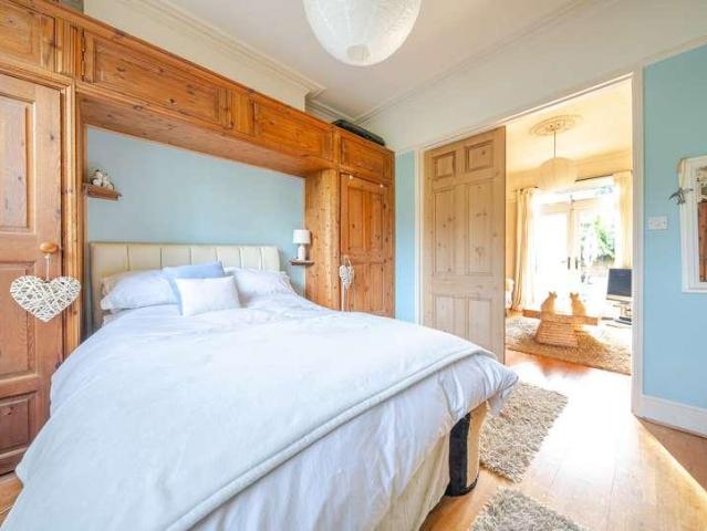 Flat for sale in Broadwater Down, Sandown Park