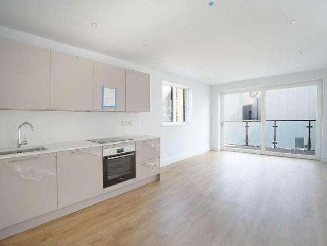 Flat for sale in Goddington, Greater London