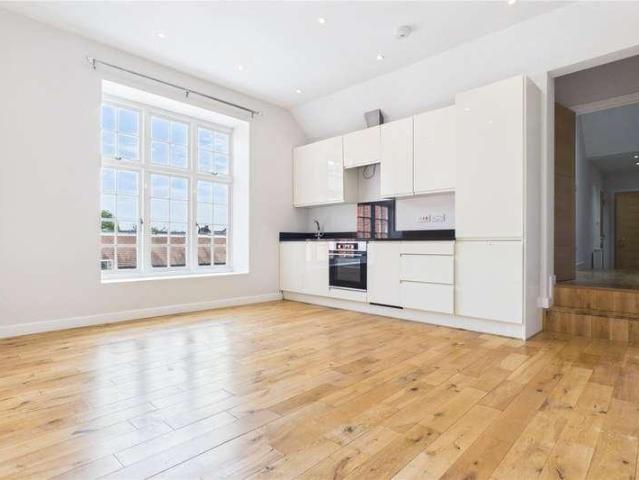 Flat for sale in Pangbourne, West Berkshire