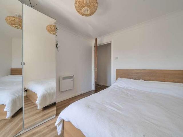 Flat for sale in Stratford Marsh, Greater London