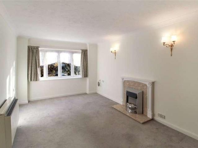 Flat for sale in Alton Barnes, Essex