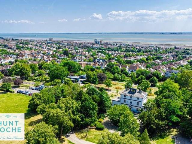 Flat for sale in Milton, Alton Barnes