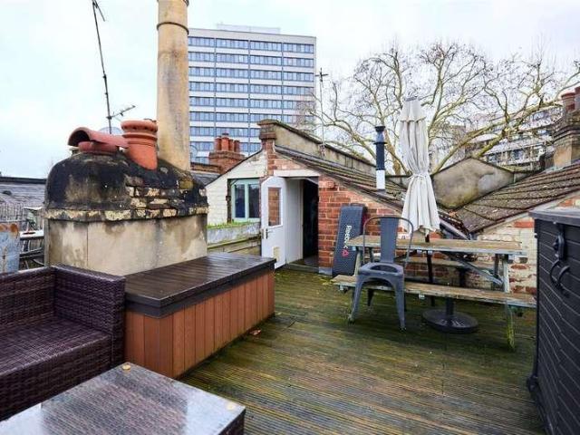 Flat for sale in Belsize Park, Greater London