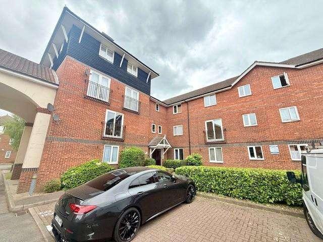 Flat for sale in Greater London