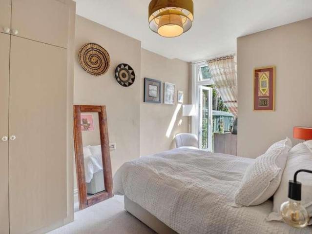 Flat for sale in London Borough of Lewisham, Greater London