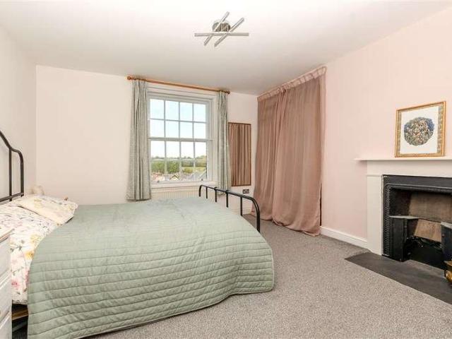 Flat for sale in Dorking, Mole Valley