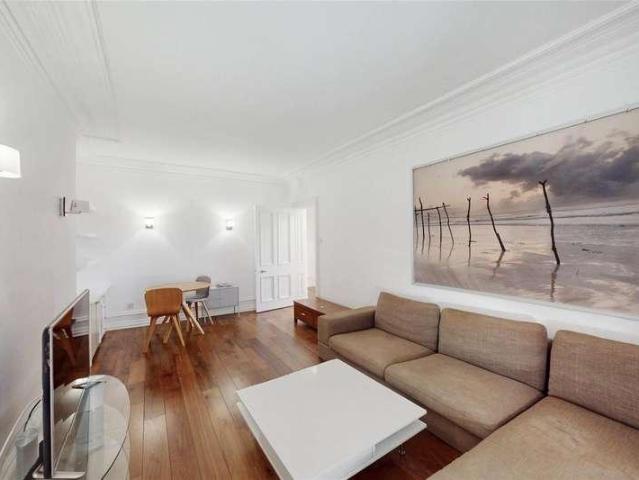 Flat for sale in Knightsbridge, Greater London
