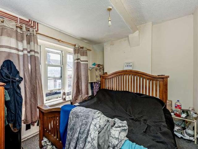 Flat for sale in Central, Heathlands