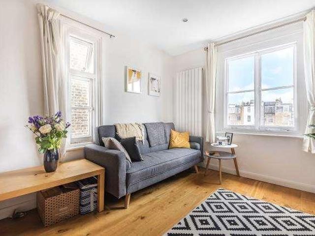 Flat for sale in Notting Hill, Greater London