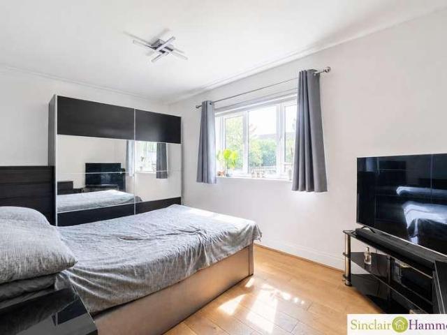 Flat for sale in Bickley, Greater London
