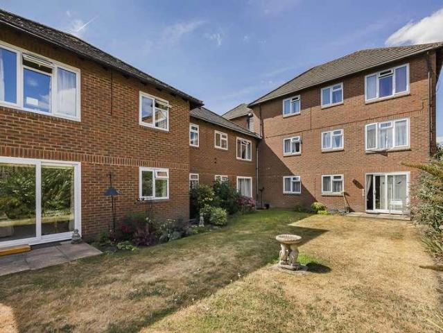 Flat for sale in Marlow, Buckinghamshire