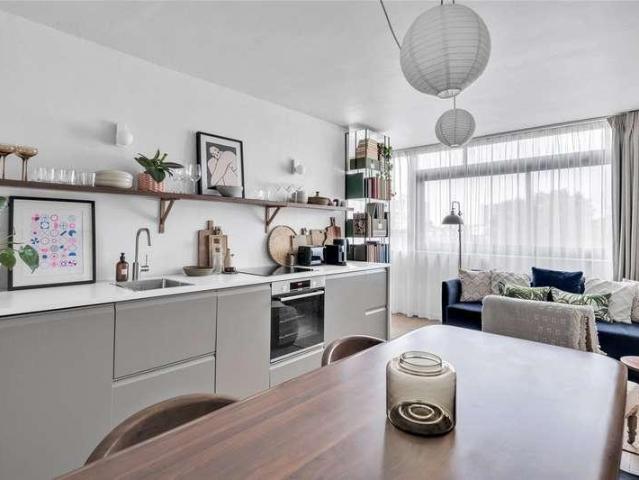 Flat for sale in Belsize Park, Greater London