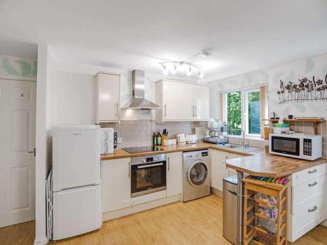 Flat for sale in Beckton, Greater London