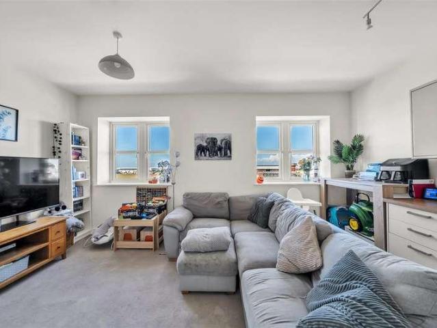 Flat for sale in Portland, Castletown