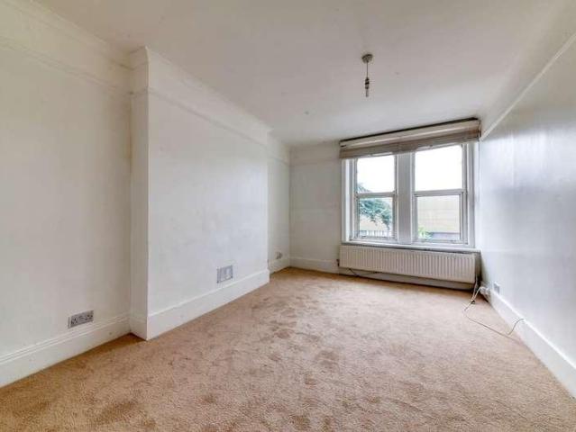 Flat for sale in London Borough of Croydon, Greater London