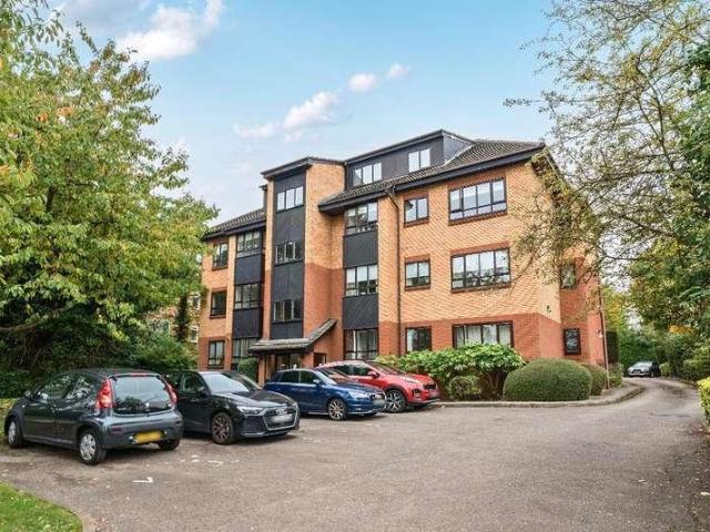 Flat for sale in Greater London