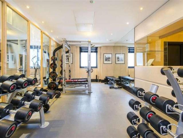 Flat for sale in Westminster, Greater London