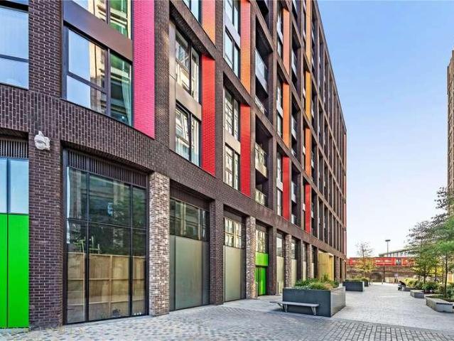 Flat for sale in Nine Elms, Greater London