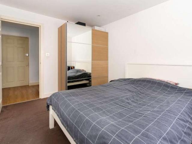Flat for sale in Bethnal Green, Greater London