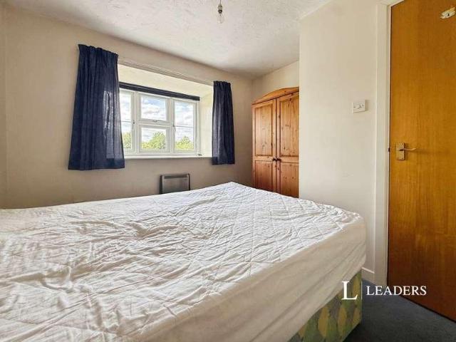 Flat for sale in Heigham Grove, East Bank