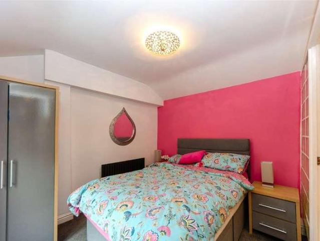 Flat for sale in Llandudno, Wales