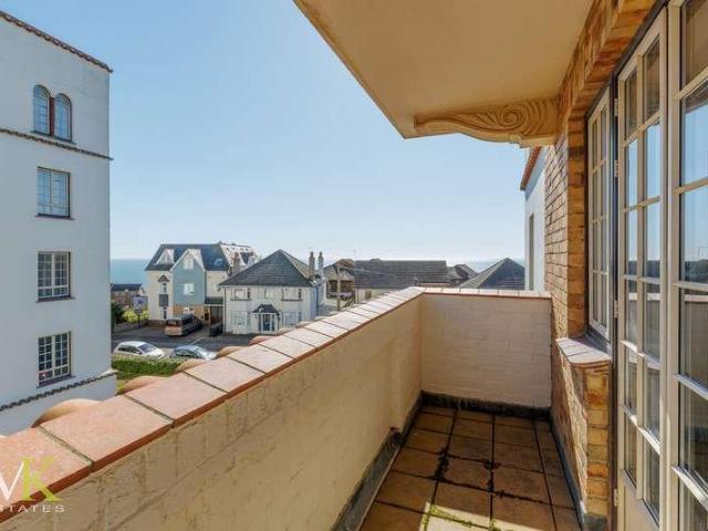 Flat for sale in Boscombe, Bournemouth