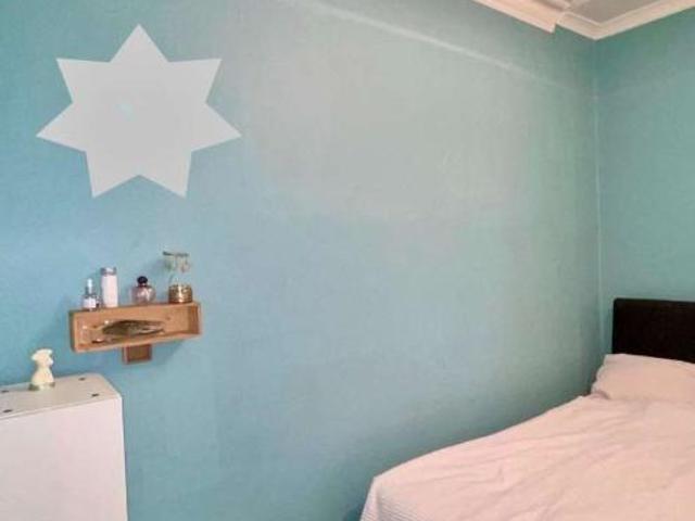 Flat for sale in London Borough of Hounslow, Spring Grove