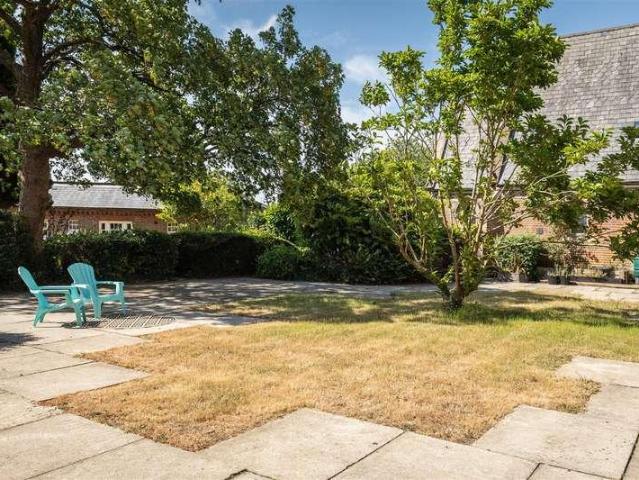Flat for sale in Perryfields, West Sussex