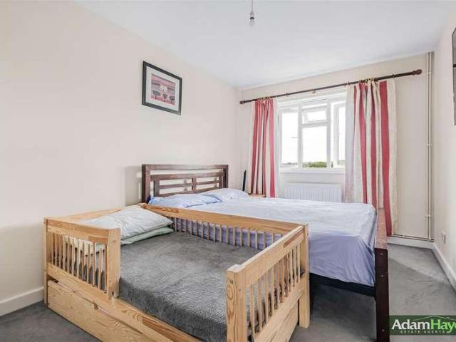 Flat for sale in London Borough of Barnet, Greater London