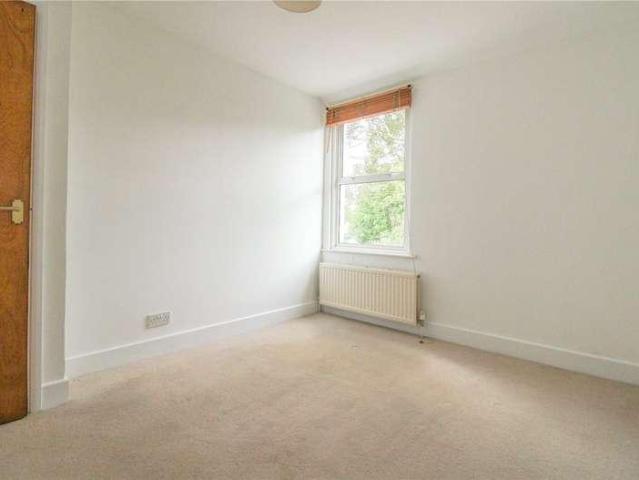 Flat for sale in London Borough of Croydon, Addiscombe