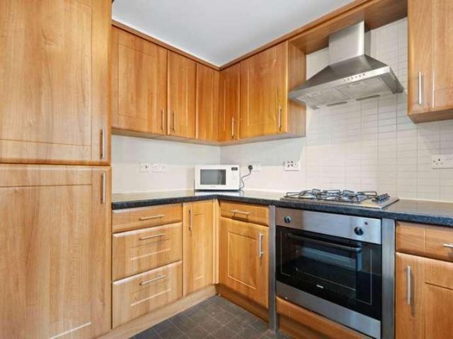 Flat for sale in Renfrew, Victory Gardens