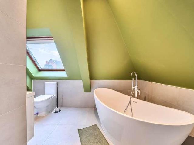 Flat for sale in Batchworth