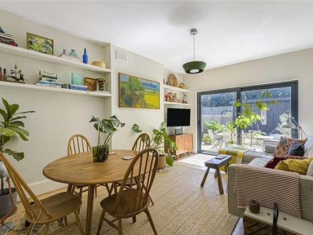 Flat for sale in London Borough of Lewisham, Brockley