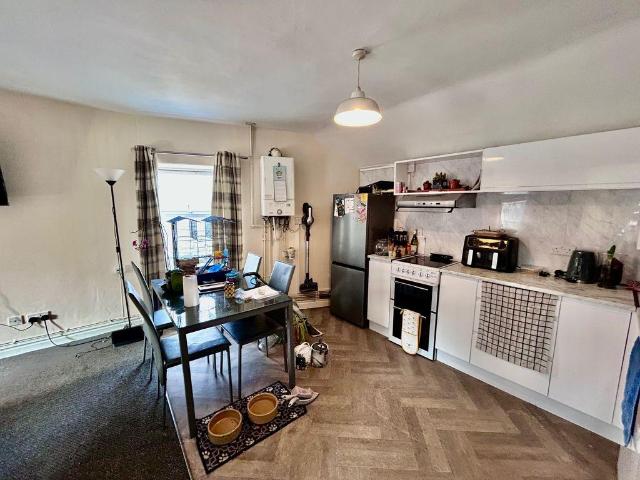 Flat for sale in Bromsberrow Heath, Gloucestershire