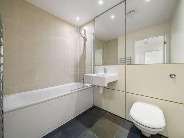 Flat for sale in Crouch End, Greater London