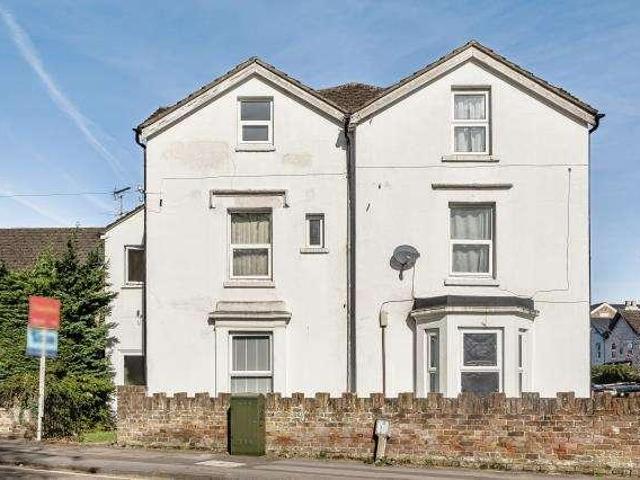 Flat for sale in Maidenhead