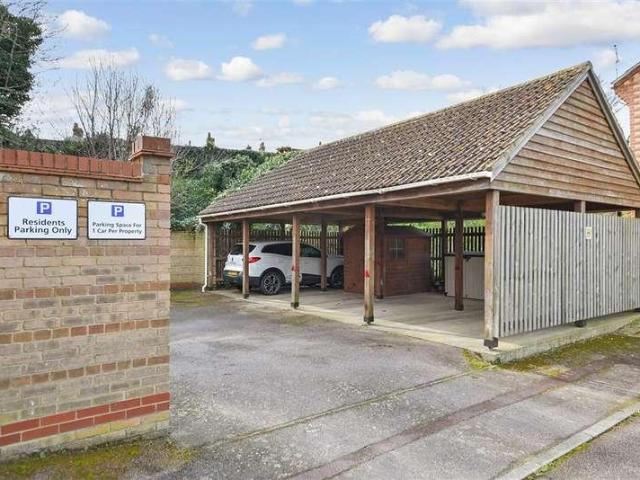 Flat for sale in Westbrook, Acol