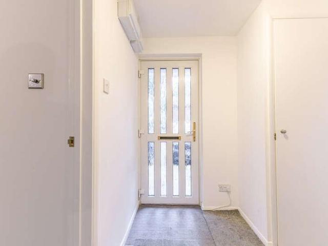 Flat for sale in North Watford, Hertfordshire