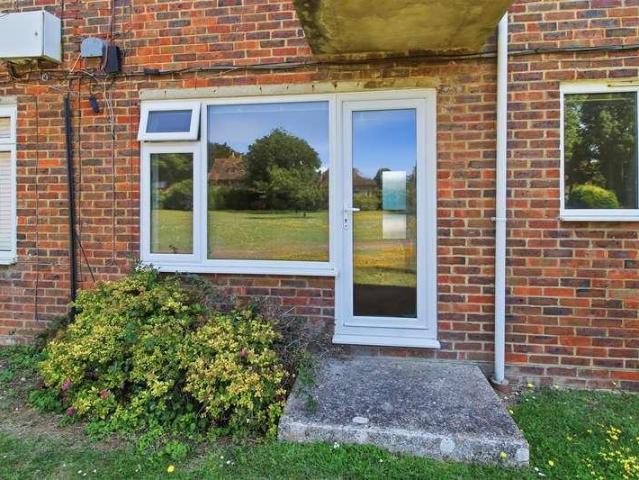 Flat for sale in Seaford, Iford