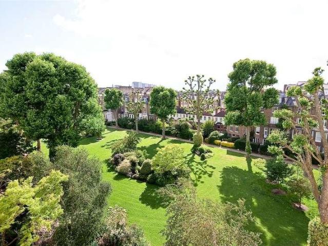 Flat for sale in Maida Vale, Greater London