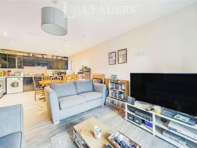 Flat for sale in Brook Street, Bourne Vale