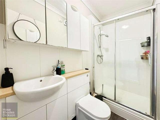 Flat for sale in Binstead, Ryde