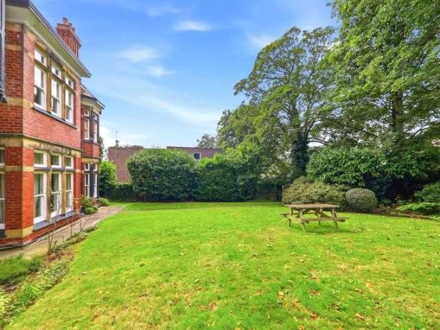 Flat for sale in Chapel Allerton, West Yorkshire