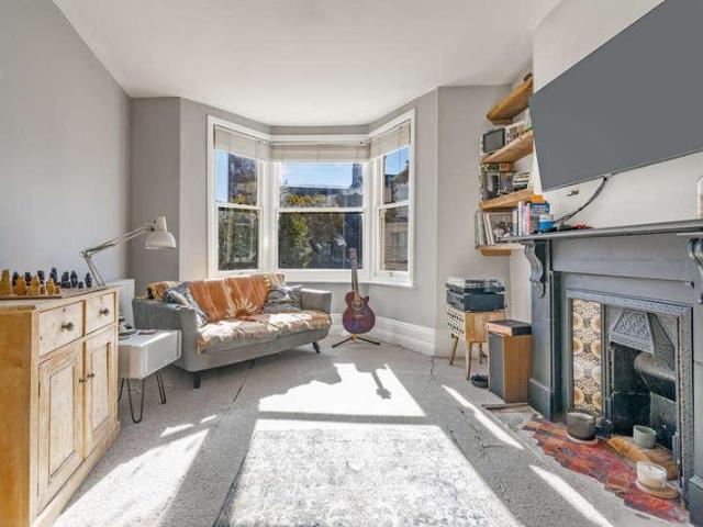 Flat for sale in Royal Tunbridge Wells, Tunbridge Wells