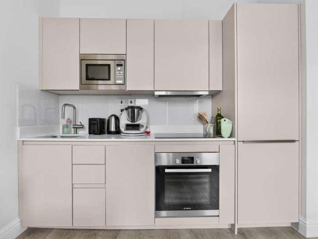 Flat for sale in Royal Borough of Kensington and Chelsea, Greater London