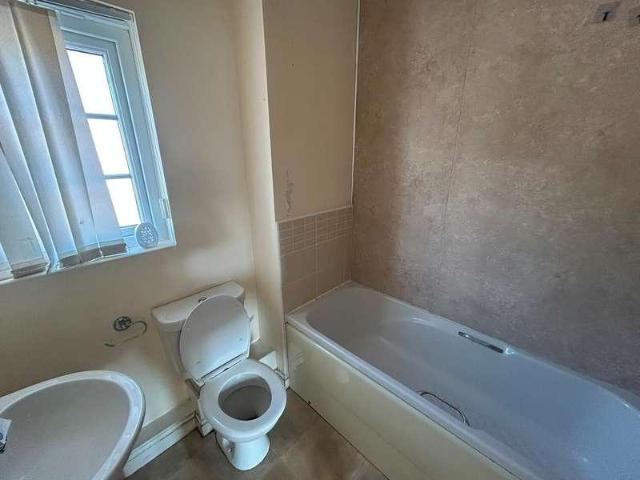 Flat for sale in Tredomen, Cefn Fforest