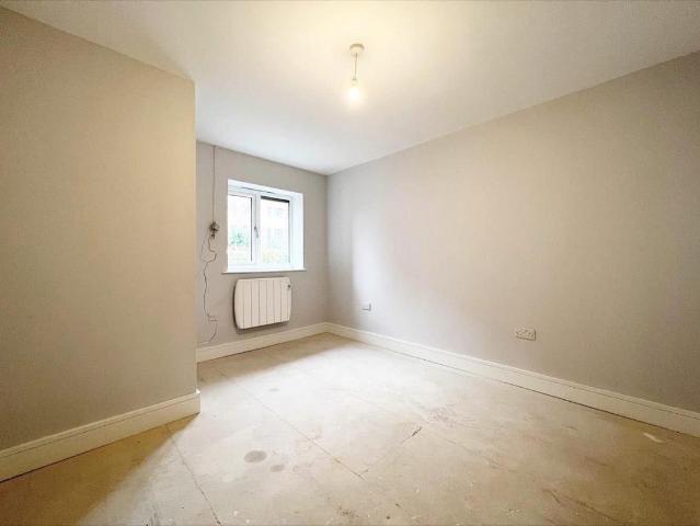 Flat for sale in Oakwell, South Yorkshire
